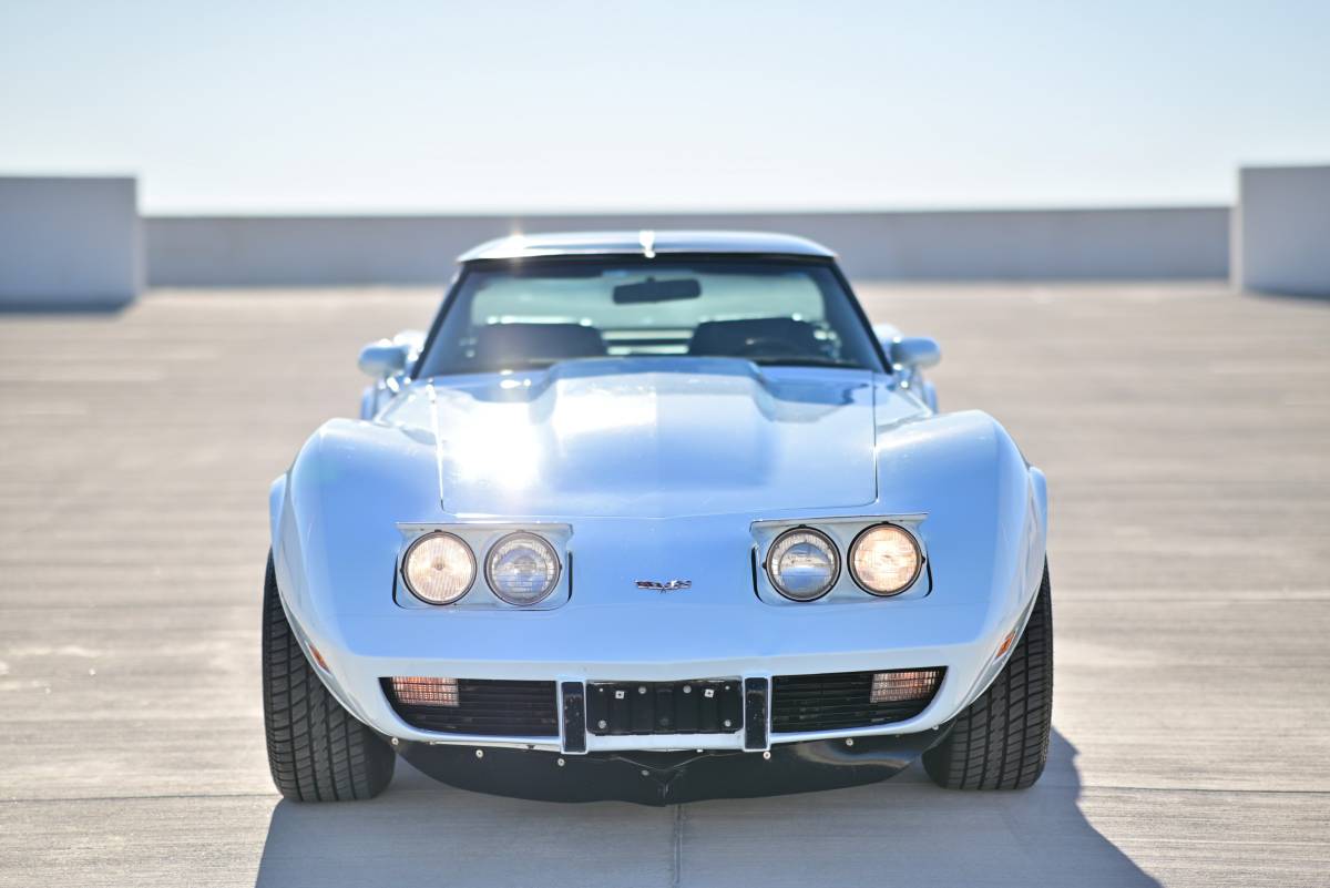 Chevrolet-Corvette-1979-blue-93068-1