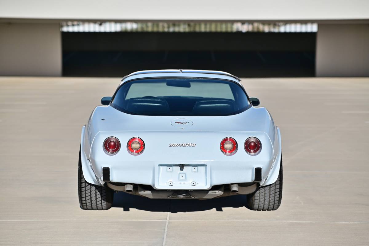 Chevrolet-Corvette-1979-blue-93068-4