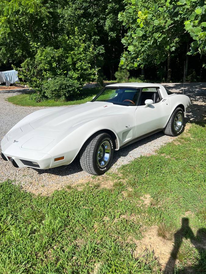 Chevrolet-Corvette-1979-white-147662-1