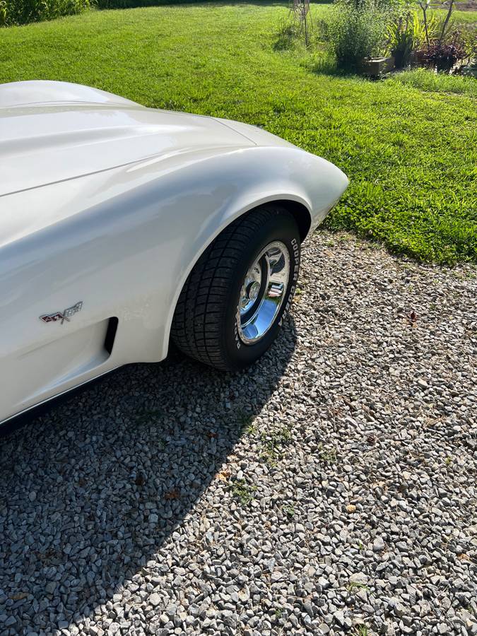 Chevrolet-Corvette-1979-white-147662-16