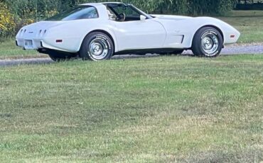 Chevrolet-Corvette-1979-white-147662