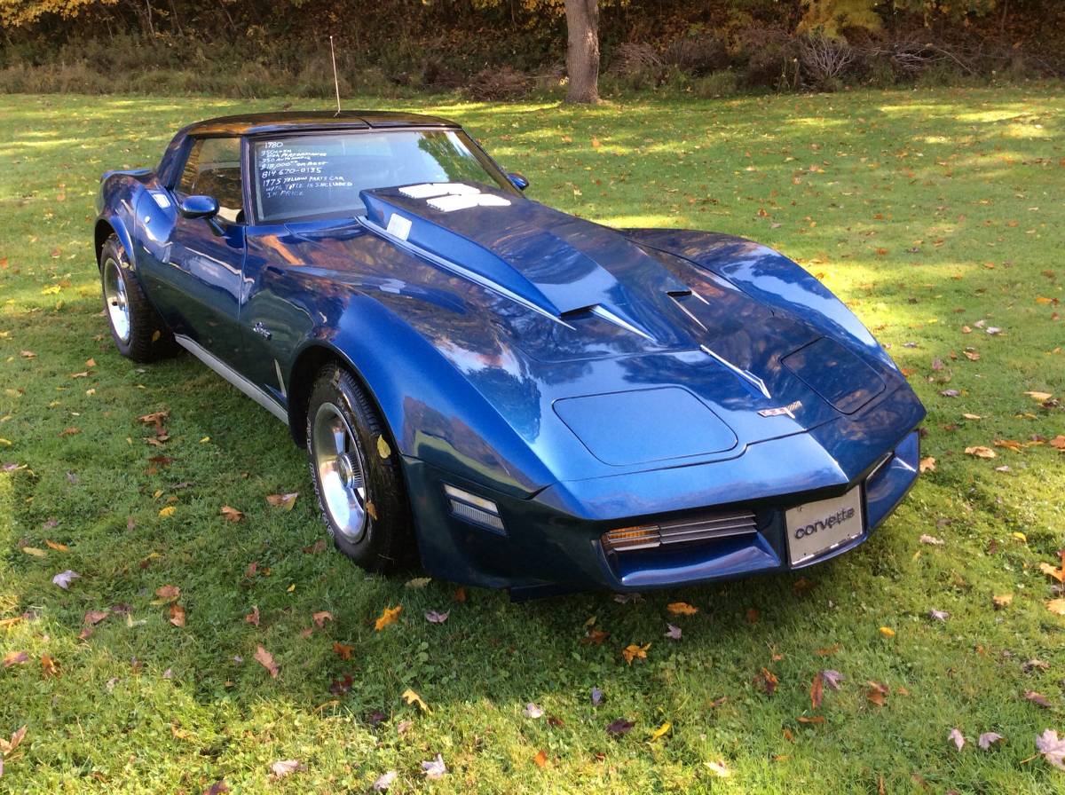 Chevrolet-Corvette-1980-1