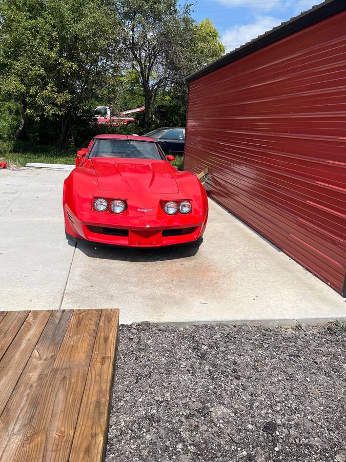 Chevrolet-Corvette-1980-1