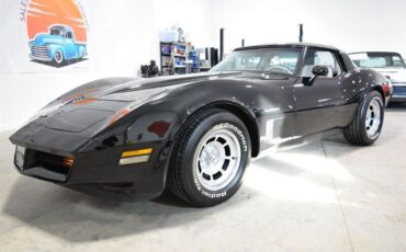 Chevrolet-Corvette-1982-1