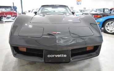 Chevrolet-Corvette-1982-9