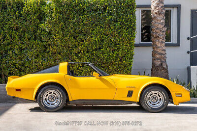 Chevrolet-Corvette-1982-Yellow-Other-Color-0-4