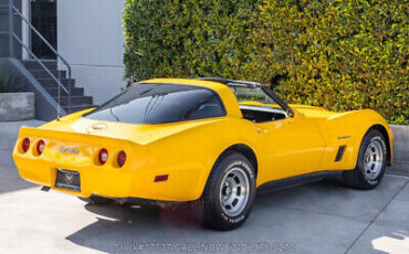 Chevrolet-Corvette-1982-Yellow-Other-Color-0-5