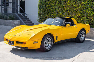 Chevrolet-Corvette-1982-Yellow-Other-Color-0-9