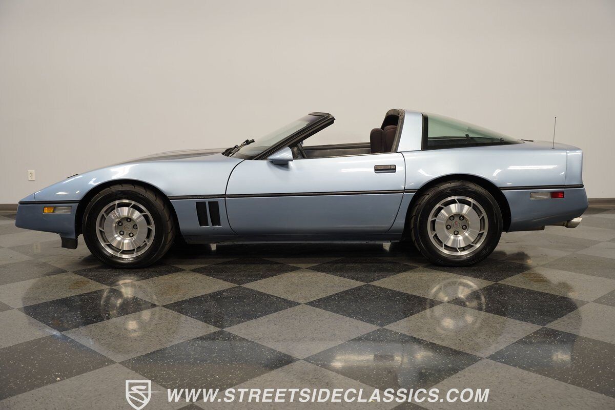 Chevrolet-Corvette-1984-Blue-Black-161939-2