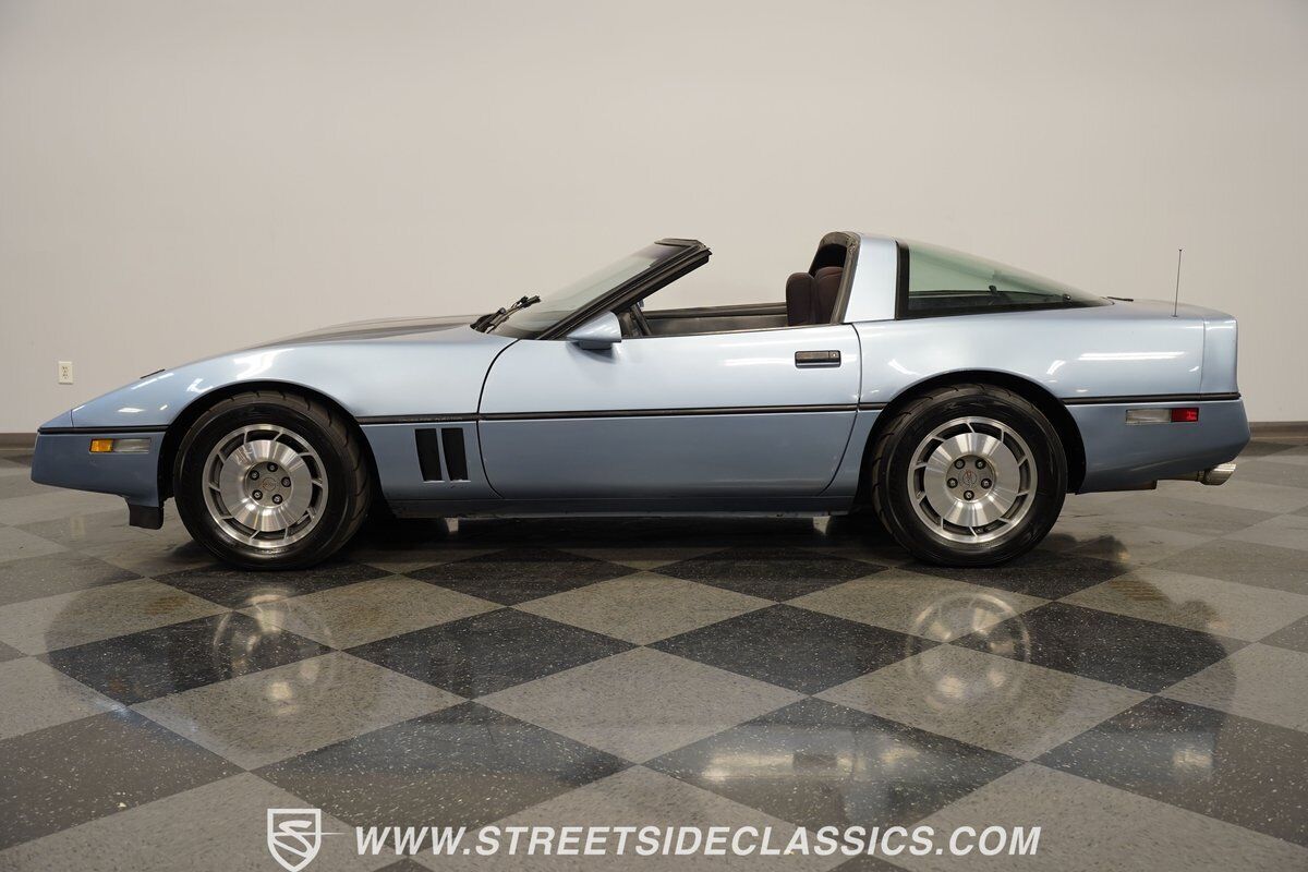 Chevrolet-Corvette-1984-Blue-Black-161939-6