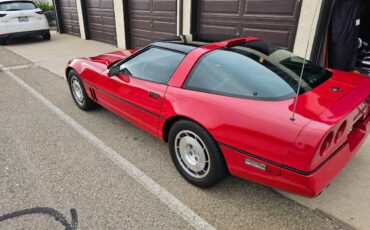 Chevrolet-Corvette-1986-red-49890-1