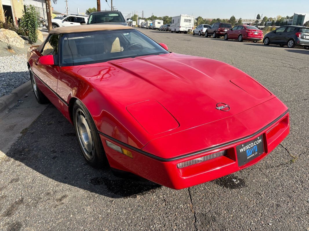 Chevrolet-Corvette-1987-30