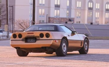 Chevrolet-Corvette-1987-5