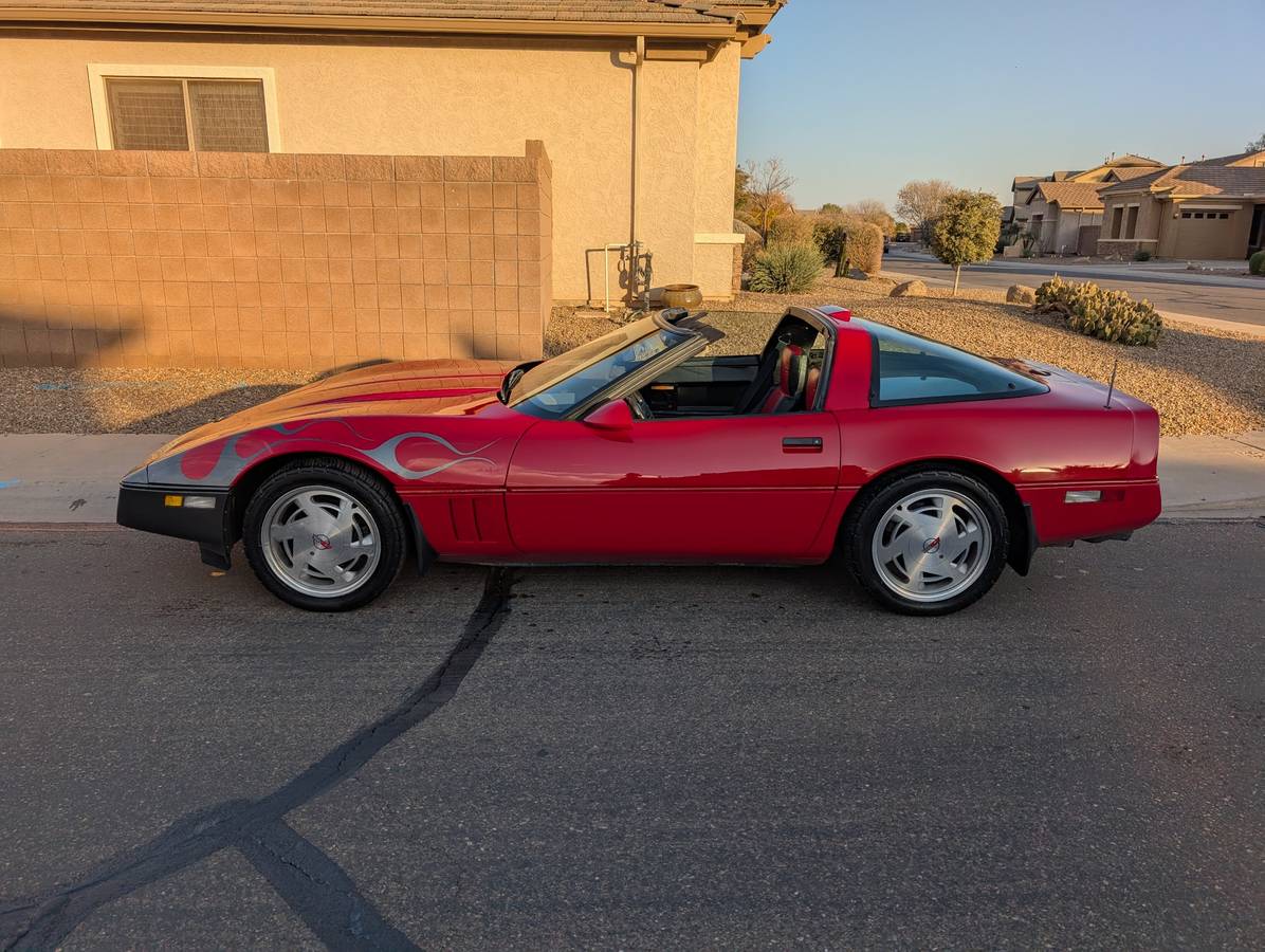 Chevrolet-Corvette-1988-1