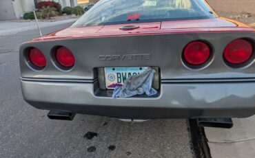 Chevrolet-Corvette-1988-17