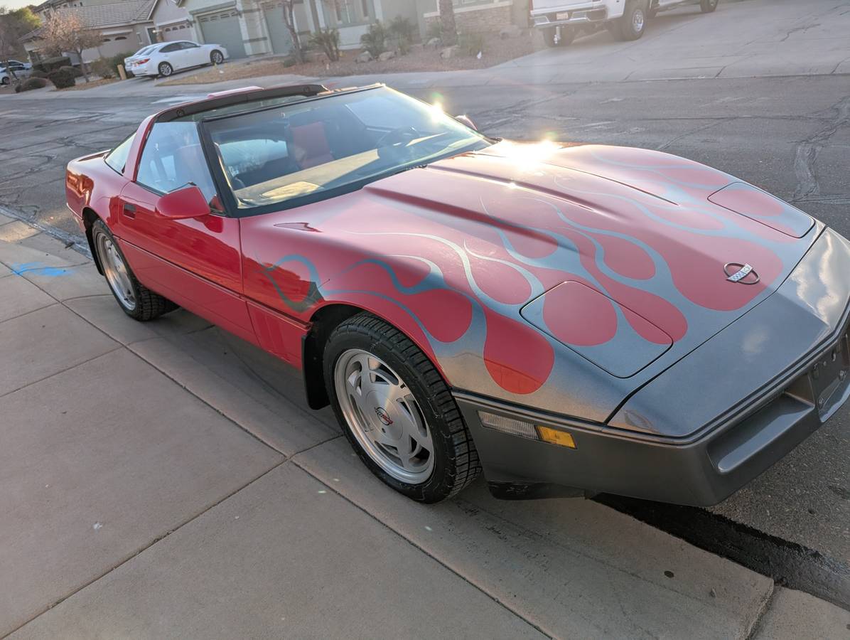 Chevrolet-Corvette-1988-21