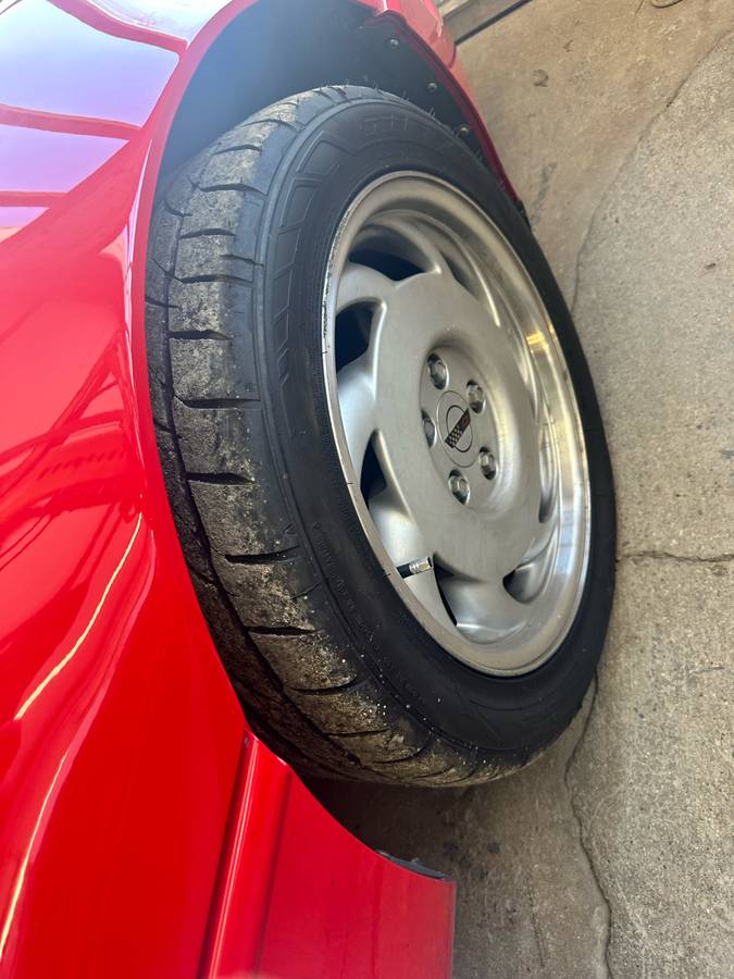 Chevrolet-Corvette-1991-red-147068-5