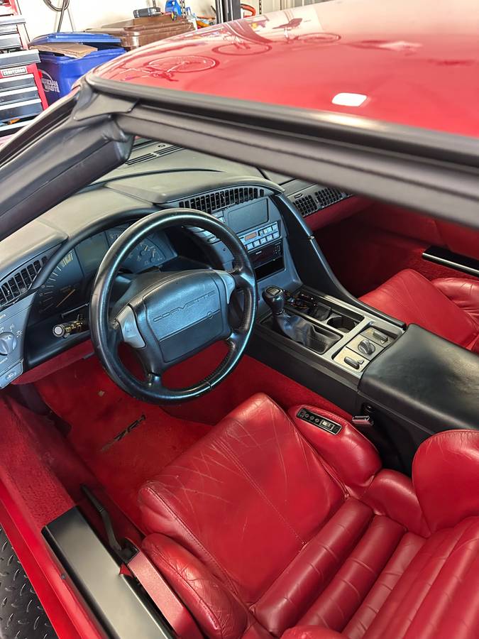 Chevrolet-Corvette-1991-red-159325-2