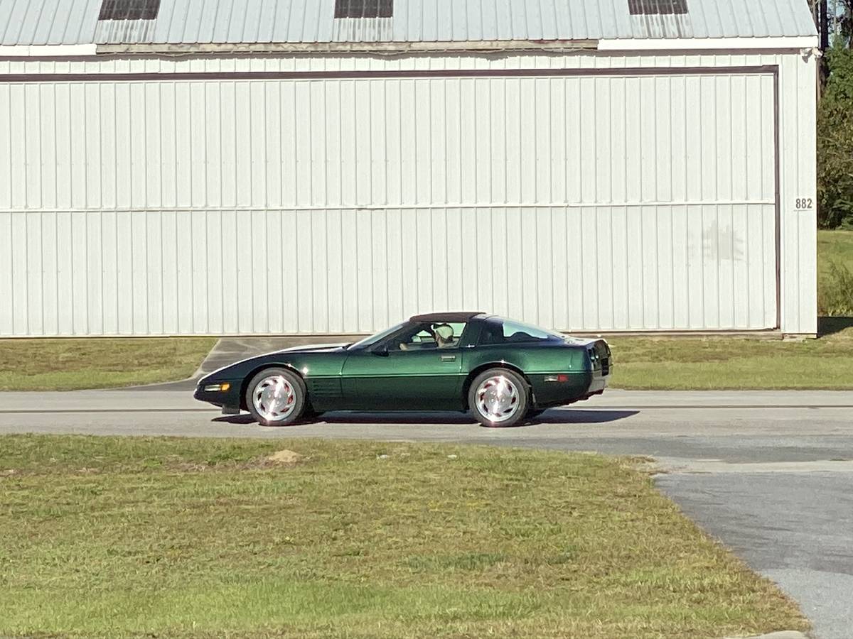 Chevrolet-Corvette-1994-green-74030