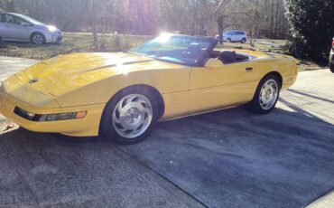 Chevrolet-Corvette-1994-yellow-64374-3