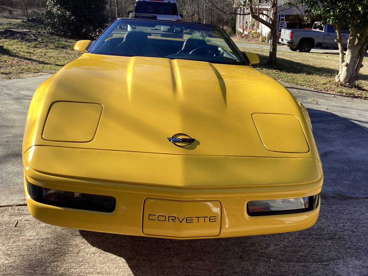 Chevrolet-Corvette-1994-yellow-64374-5