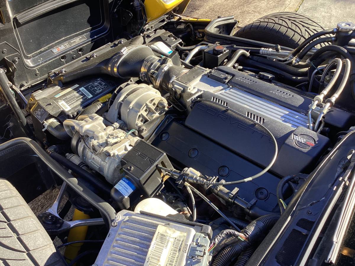 Chevrolet-Corvette-1994-yellow-64374-8