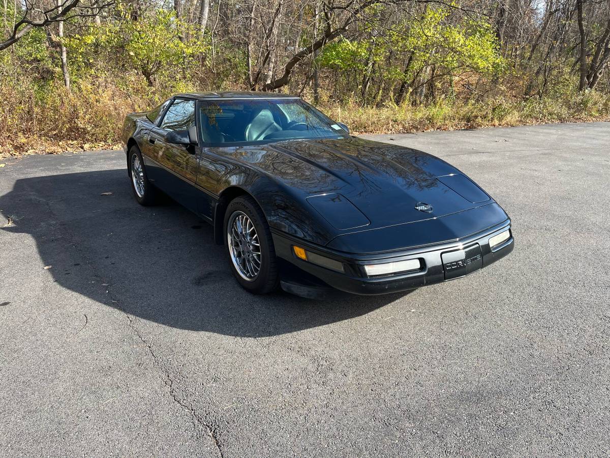 Chevrolet-Corvette-1995-black-100262-1