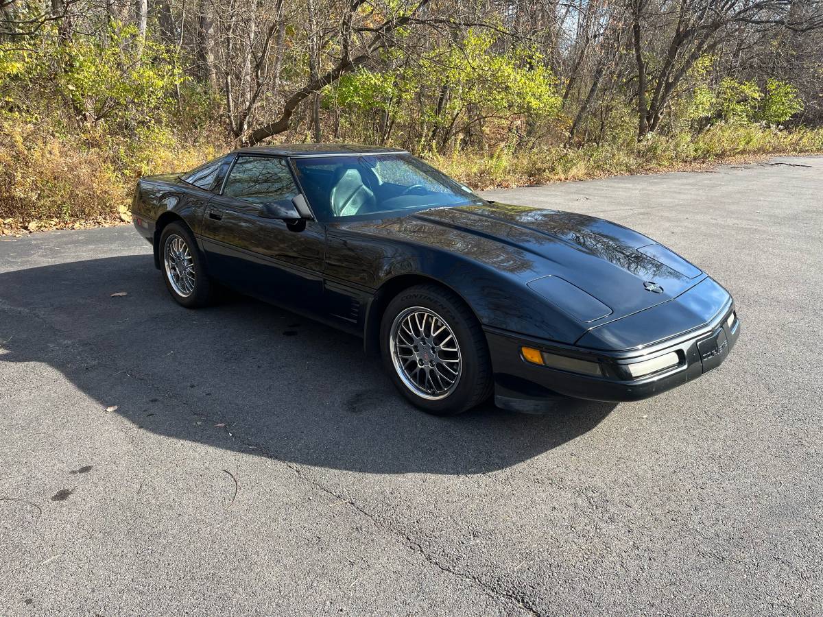 Chevrolet-Corvette-1995-black-100262-6