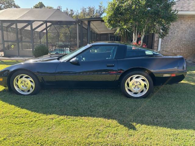 Chevrolet-Corvette-1995-black-26232-5