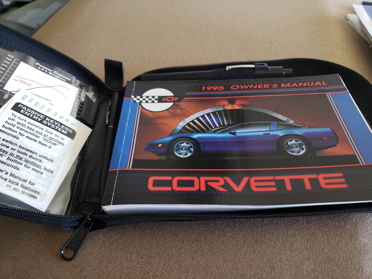 Chevrolet-Corvette-1995-blue-11748-14