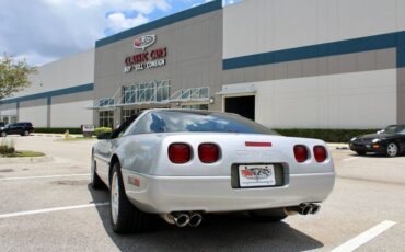 Chevrolet-Corvette-1996-10