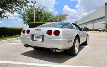 Chevrolet-Corvette-1996-11