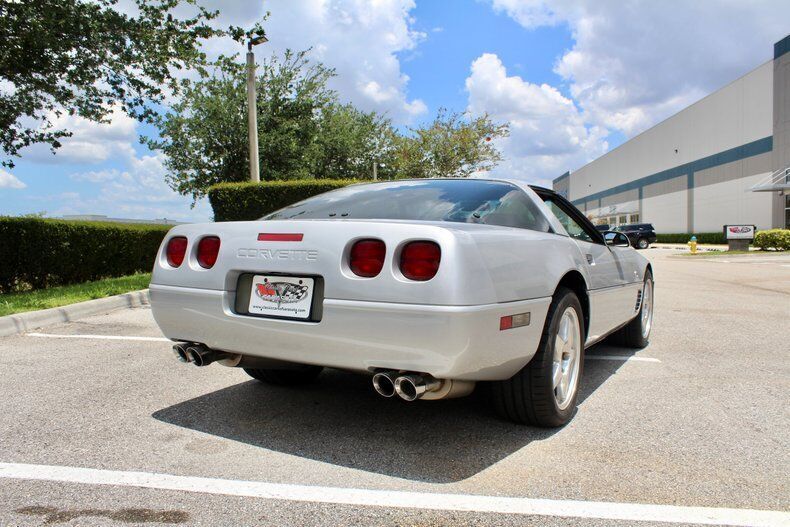 Chevrolet-Corvette-1996-11