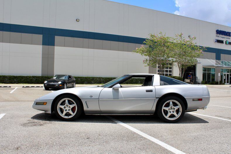 Chevrolet-Corvette-1996-8