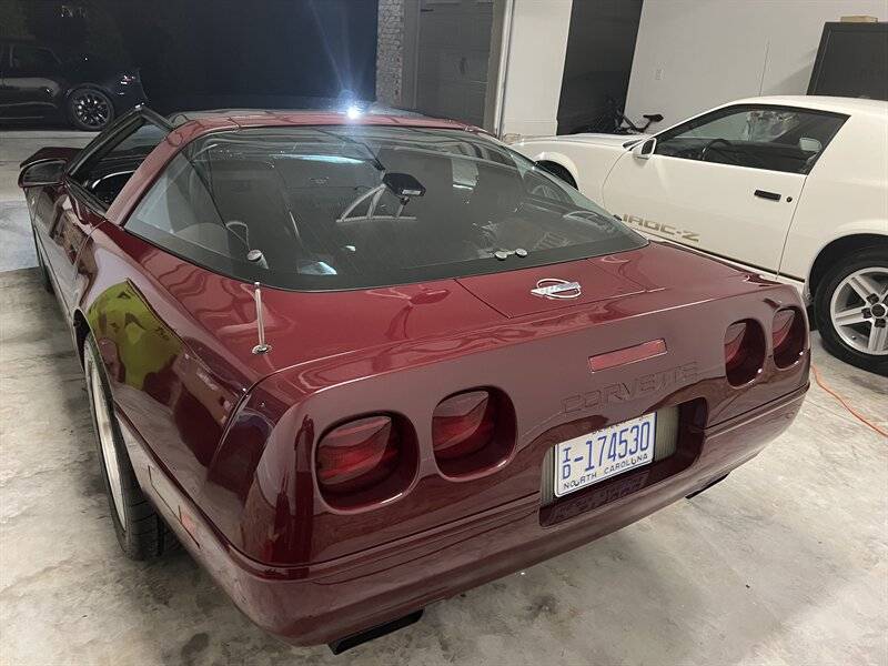 Chevrolet-Corvette-40th-anny-1993-red-58884-7