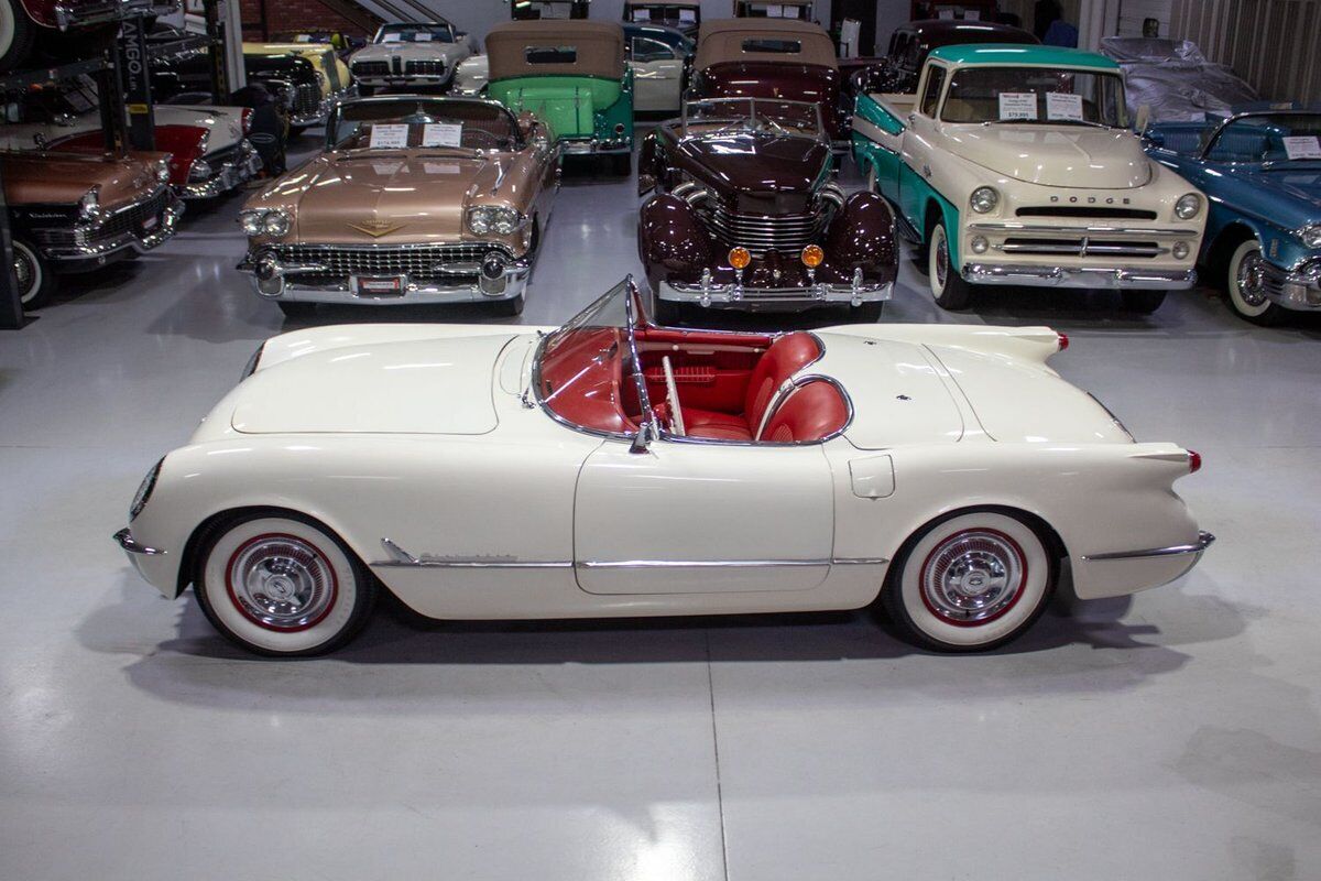 Chevrolet-Corvette-Cabriolet-1954-White-Red-122310-11