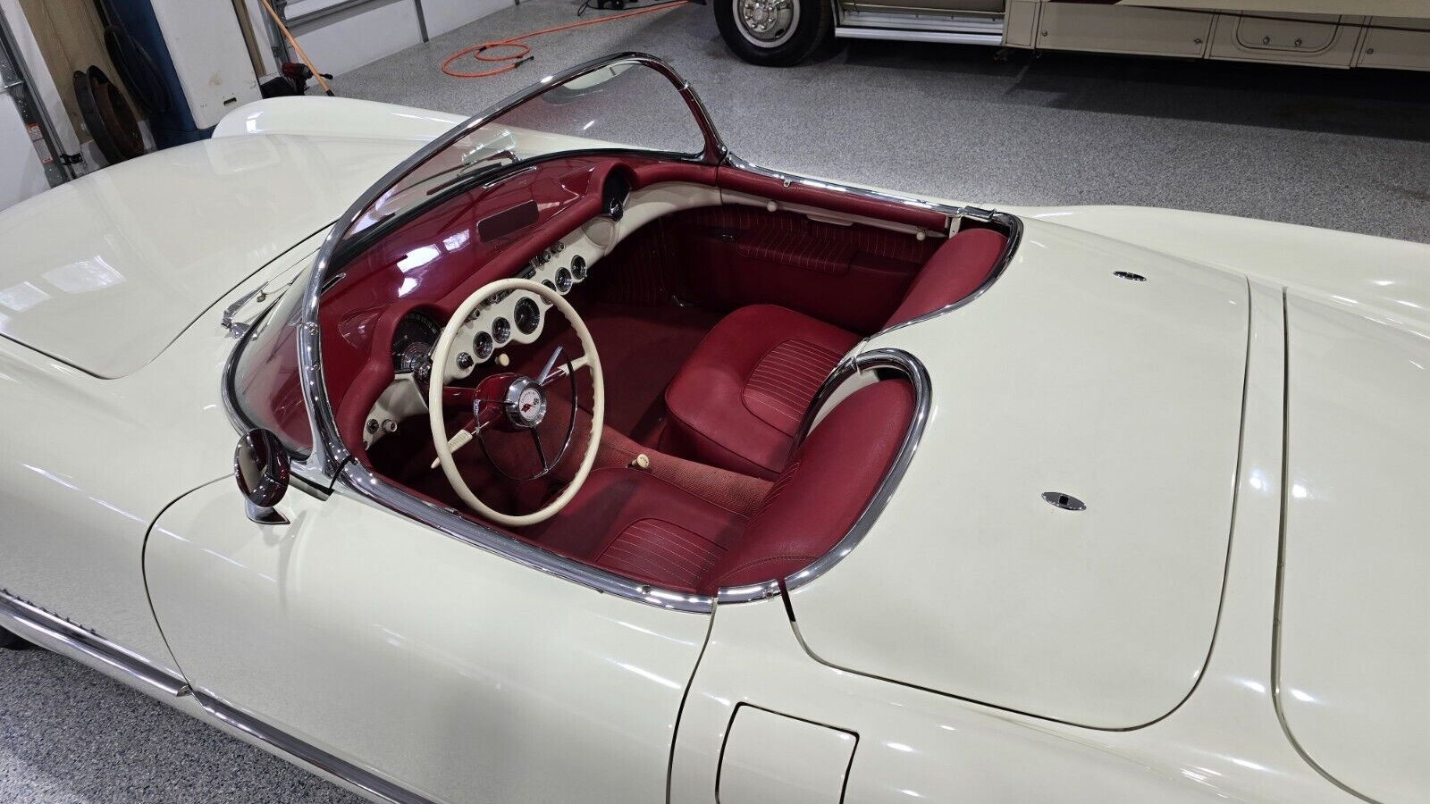 Chevrolet-Corvette-Cabriolet-1954-White-Red-51773-6