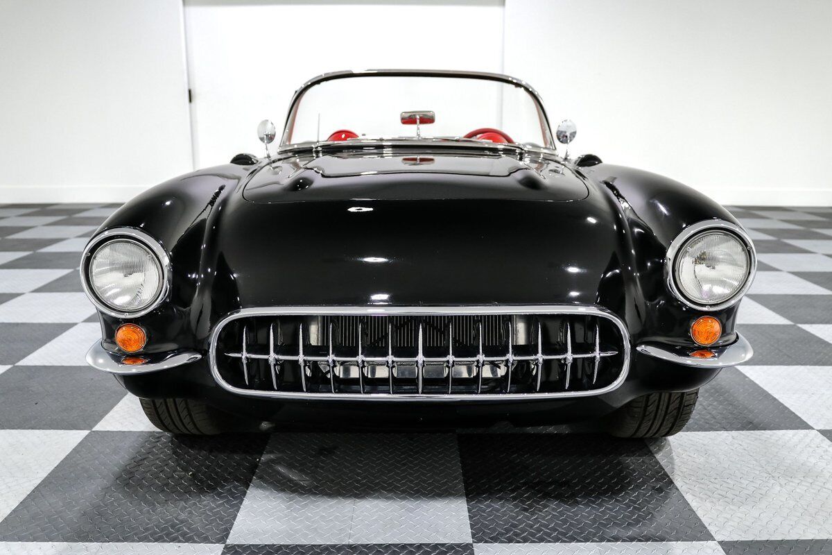 Chevrolet-Corvette-Cabriolet-1956-Black-Red-509-2