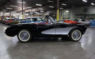 Chevrolet-Corvette-Cabriolet-1957-26