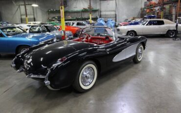 Chevrolet-Corvette-Cabriolet-1957-28