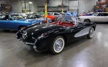 Chevrolet-Corvette-Cabriolet-1957-30