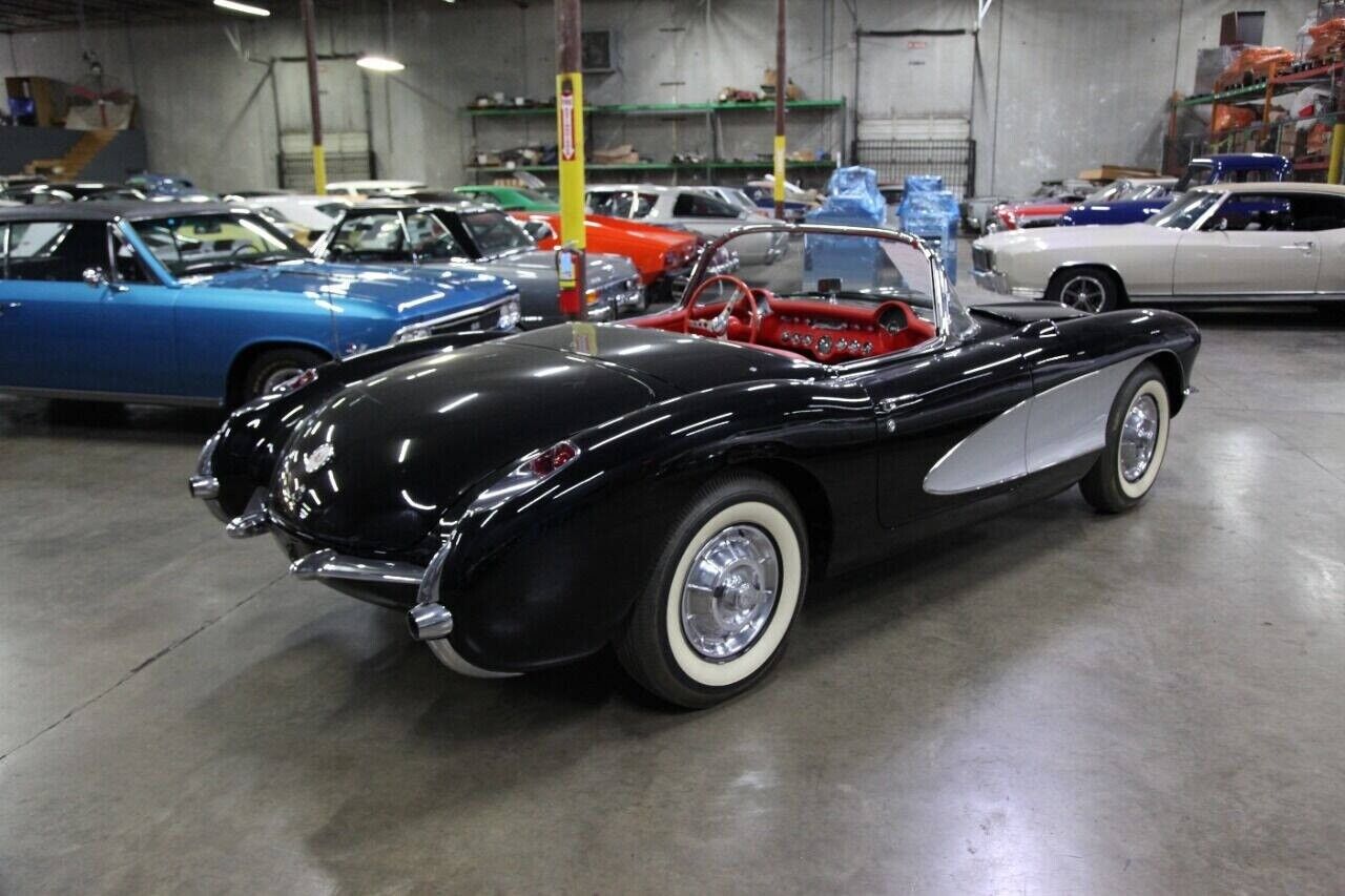 Chevrolet-Corvette-Cabriolet-1957-30