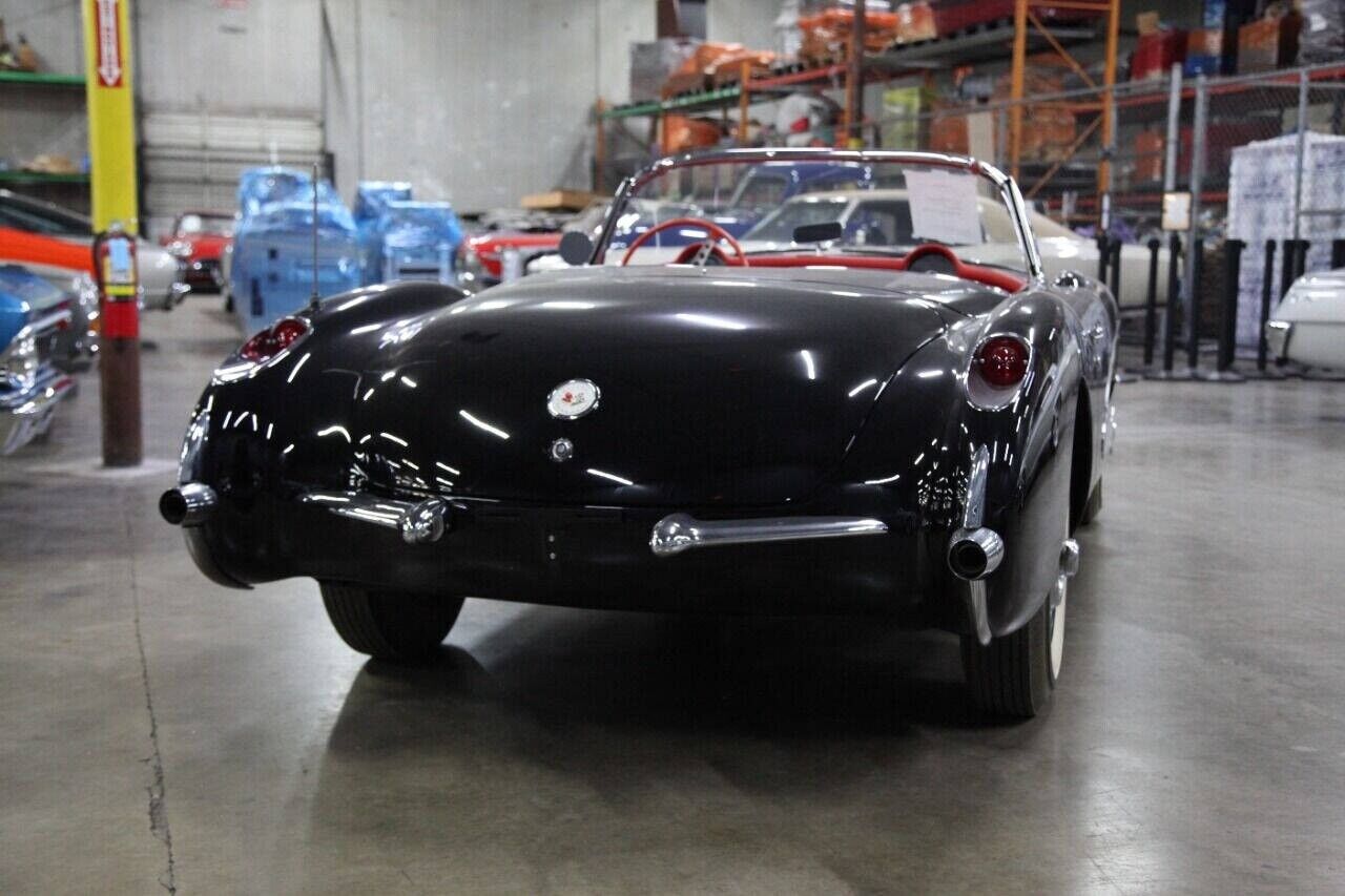 Chevrolet-Corvette-Cabriolet-1957-31