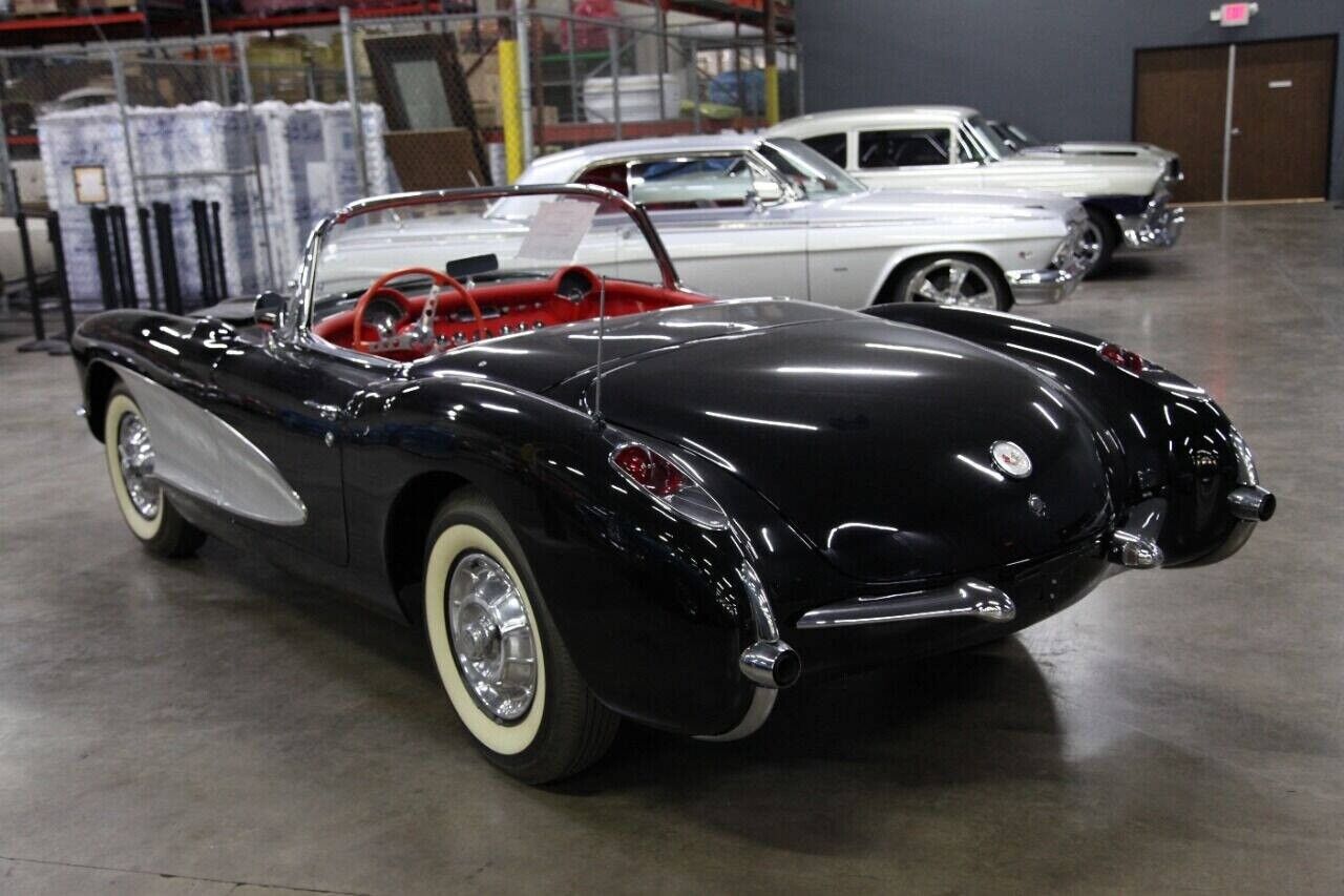 Chevrolet-Corvette-Cabriolet-1957-34