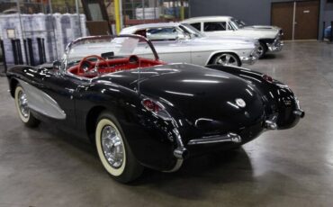 Chevrolet-Corvette-Cabriolet-1957-35