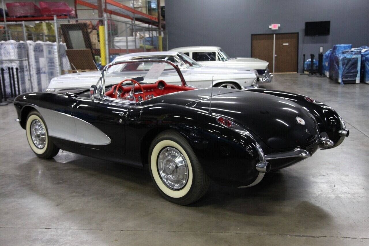 Chevrolet-Corvette-Cabriolet-1957-37