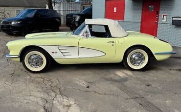 Chevrolet-Corvette-Cabriolet-1959-Yellow-Black-99999-5