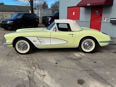 Chevrolet-Corvette-Cabriolet-1959-Yellow-Black-99999-5