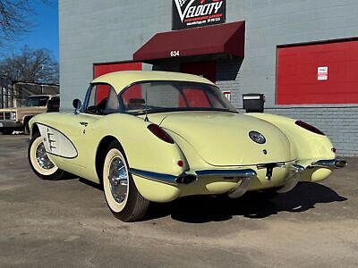 Chevrolet-Corvette-Cabriolet-1959-Yellow-Black-99999-8