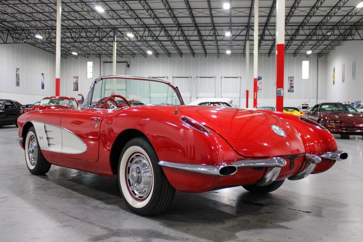 Chevrolet-Corvette-Cabriolet-1960-2